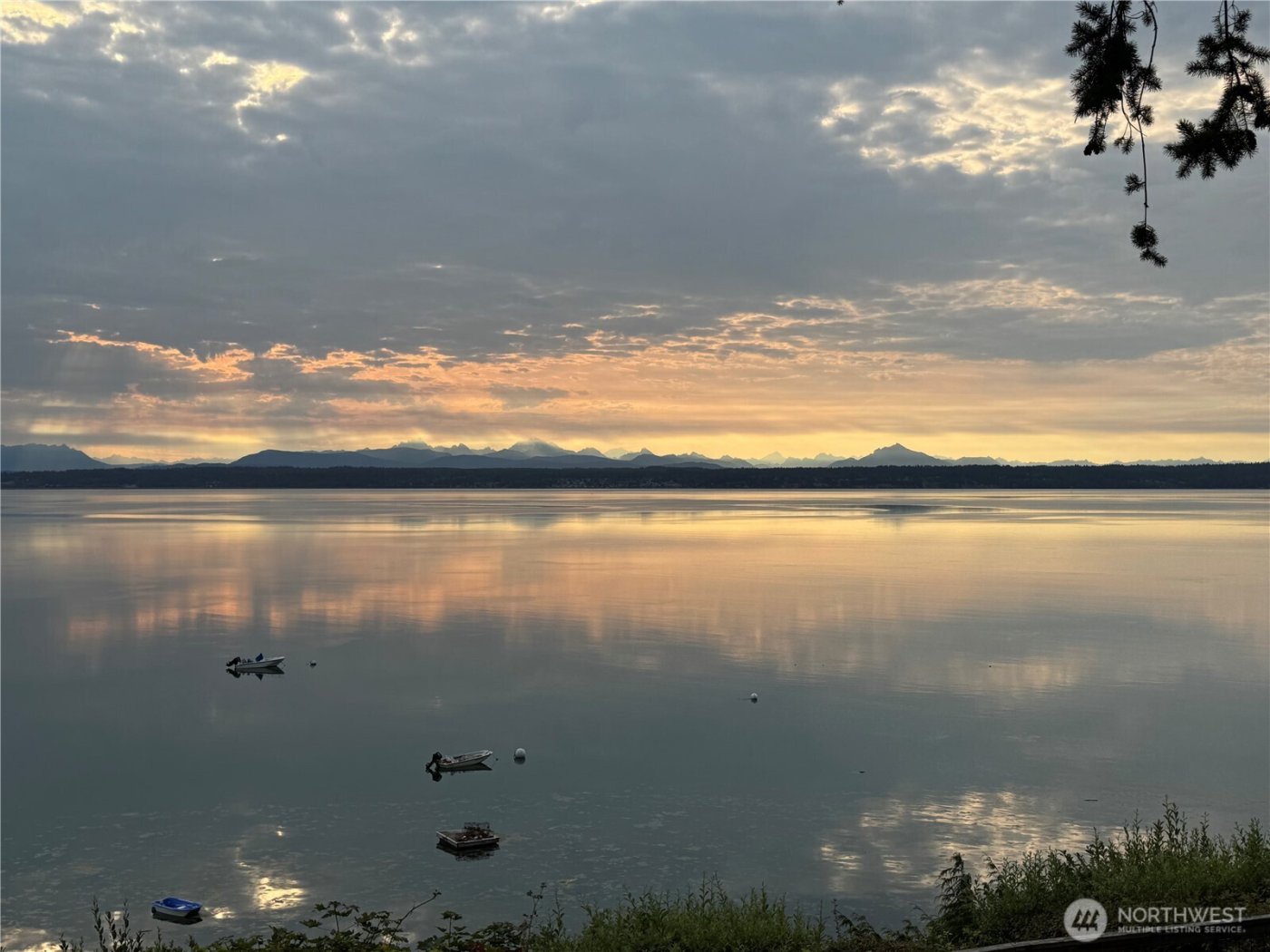 1067 Cavalero Road , Camano Island, WA 98282