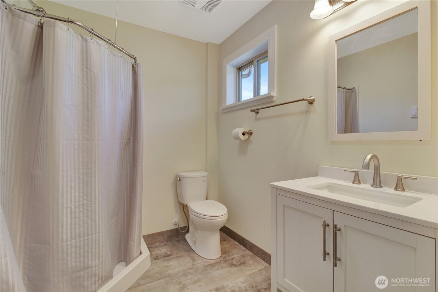 177 S Sunrise Boulevard , Camano Island, WA 98282