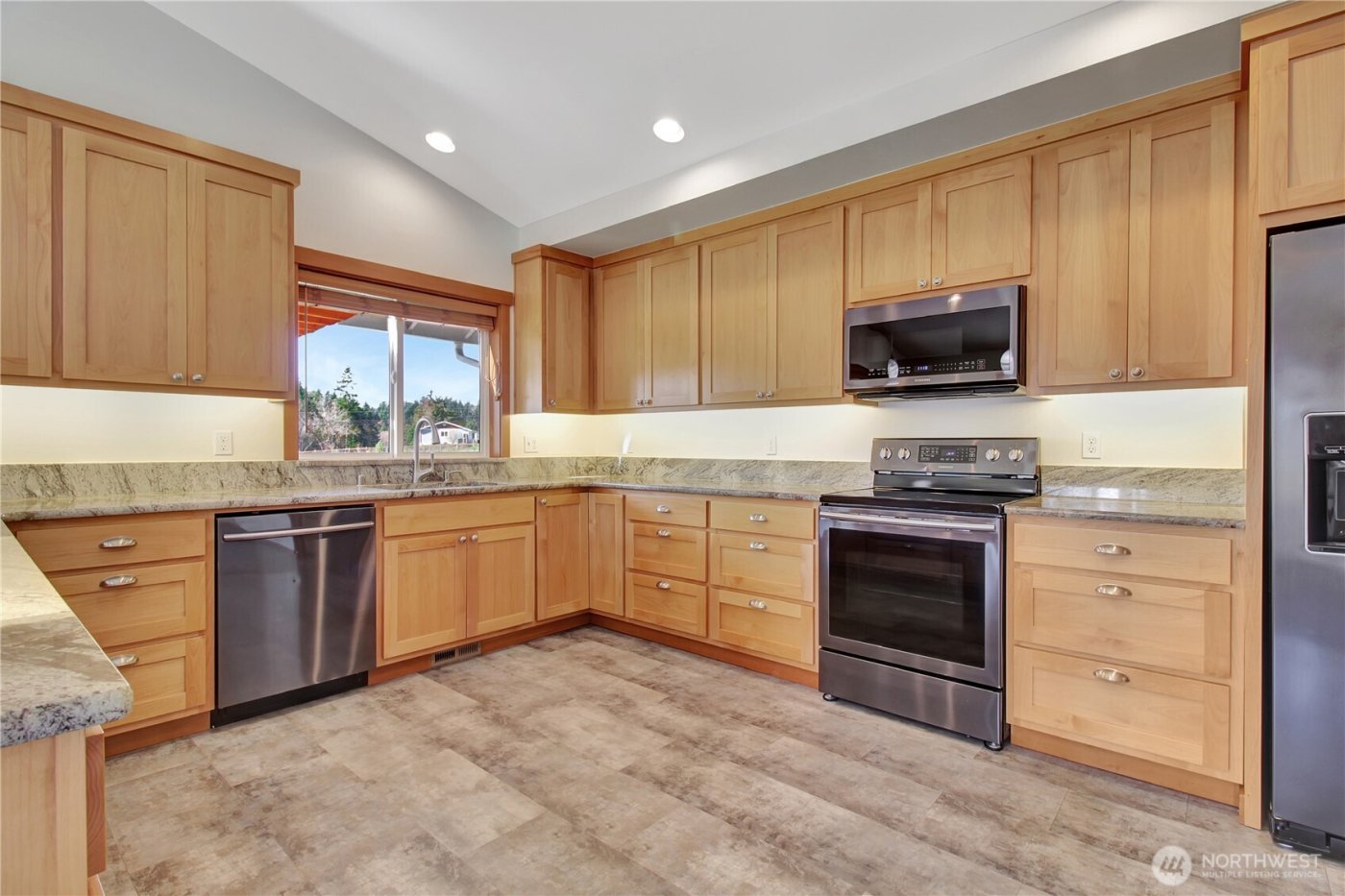 177 S Sunrise Boulevard , Camano Island, WA 98282