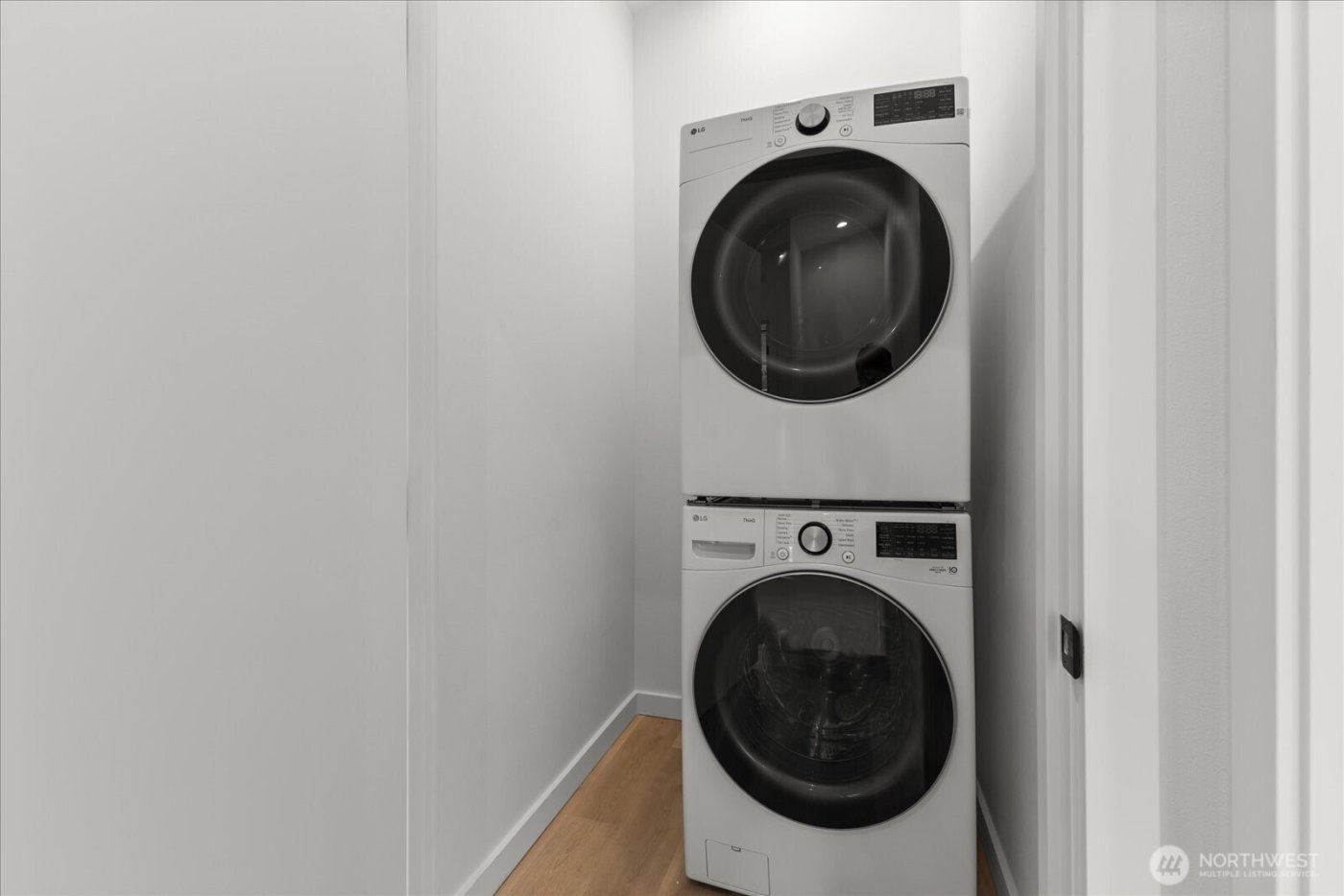 6530 18th Avenue SW #B, Seattle, WA 98106