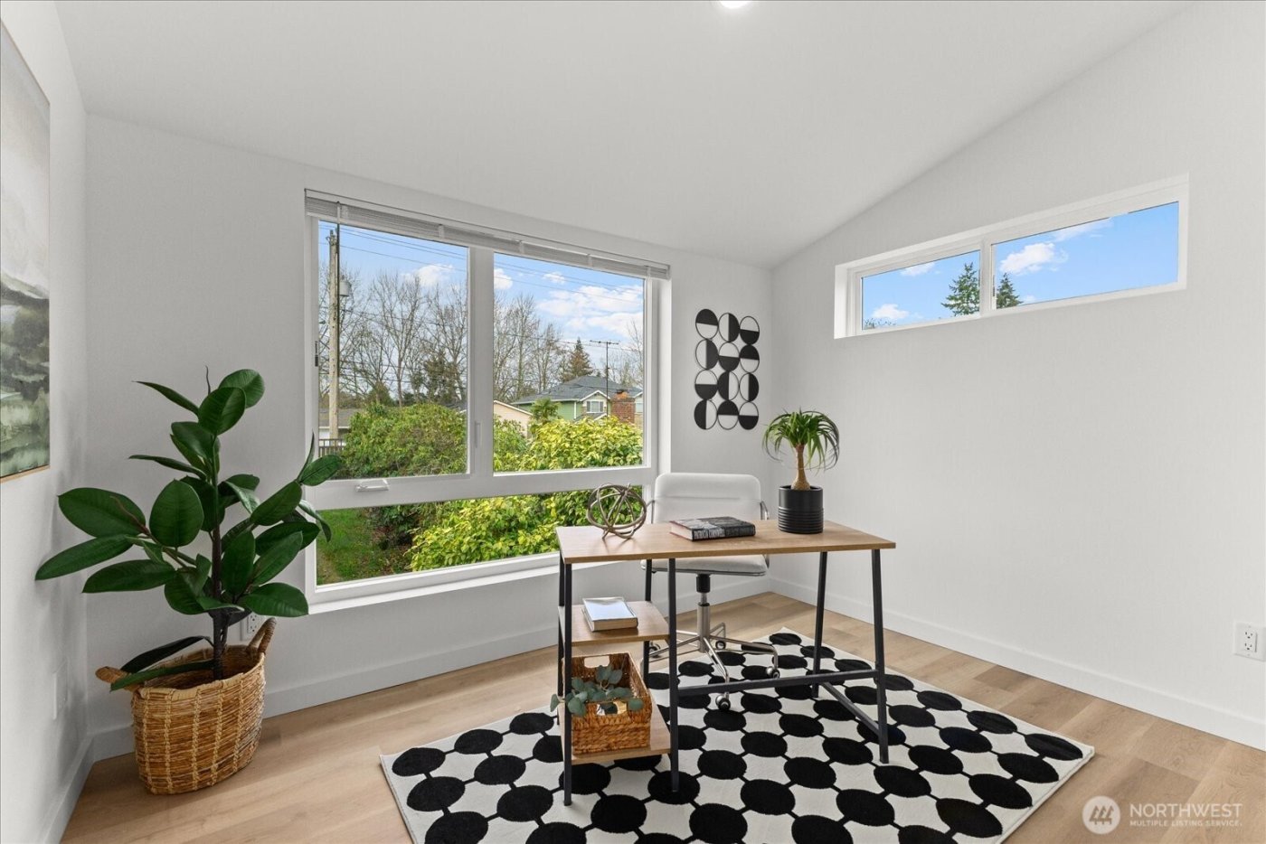 6530 18th Avenue SW #B, Seattle, WA 98106