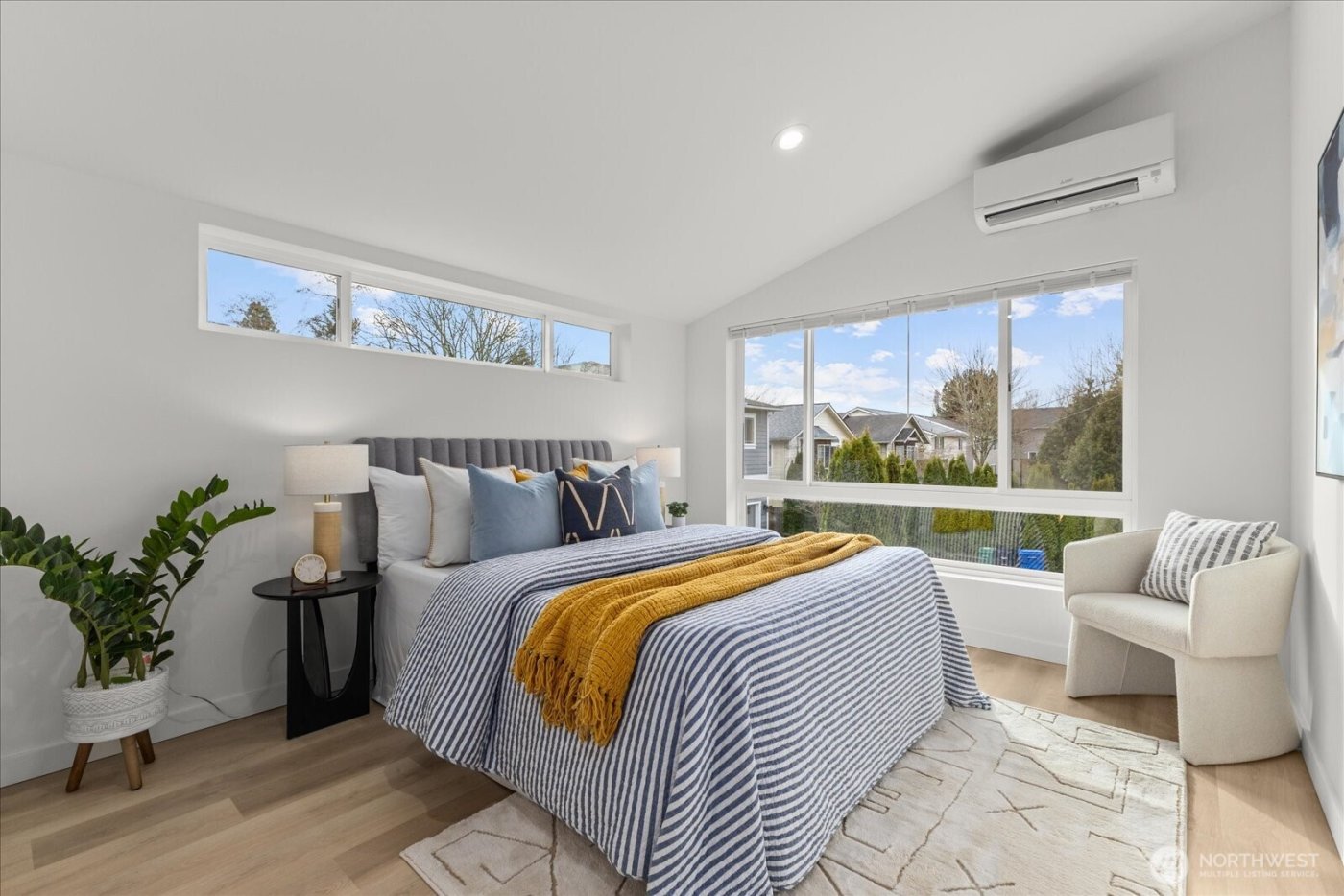 6530 18th Avenue SW #B, Seattle, WA 98106