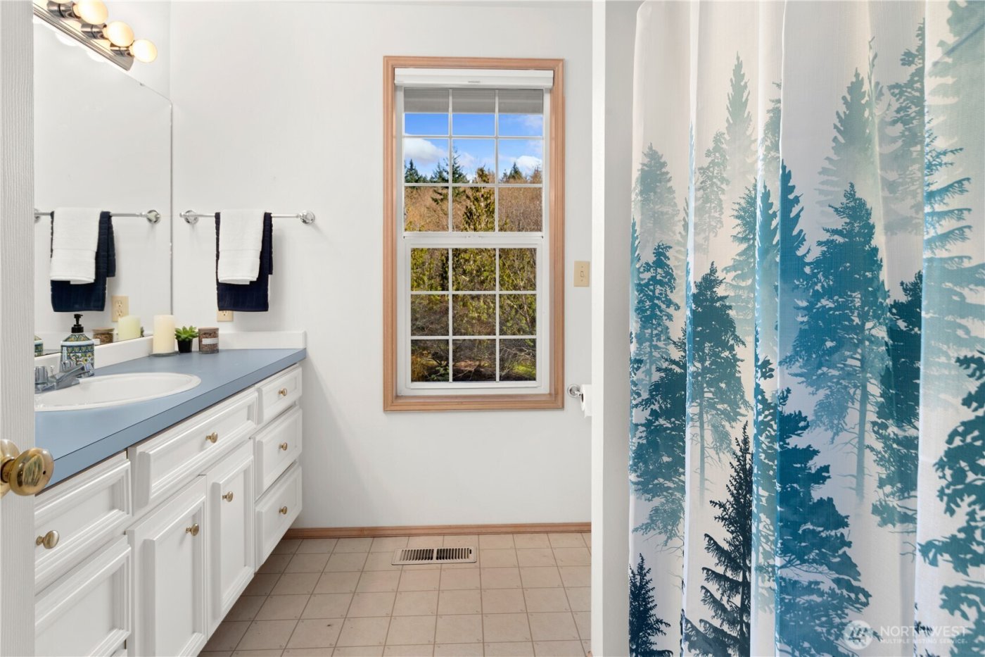 9610 NE Meyers Lane , Kingston, WA 98346