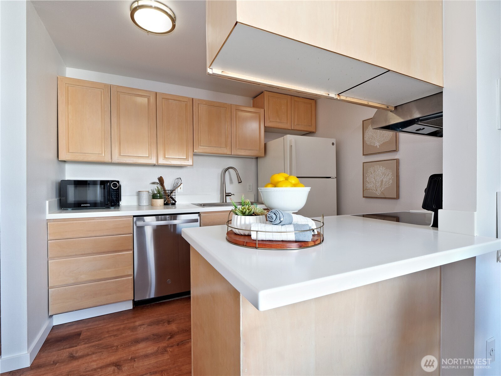 2104 Alki Avenue SW #205, Seattle, WA 98116