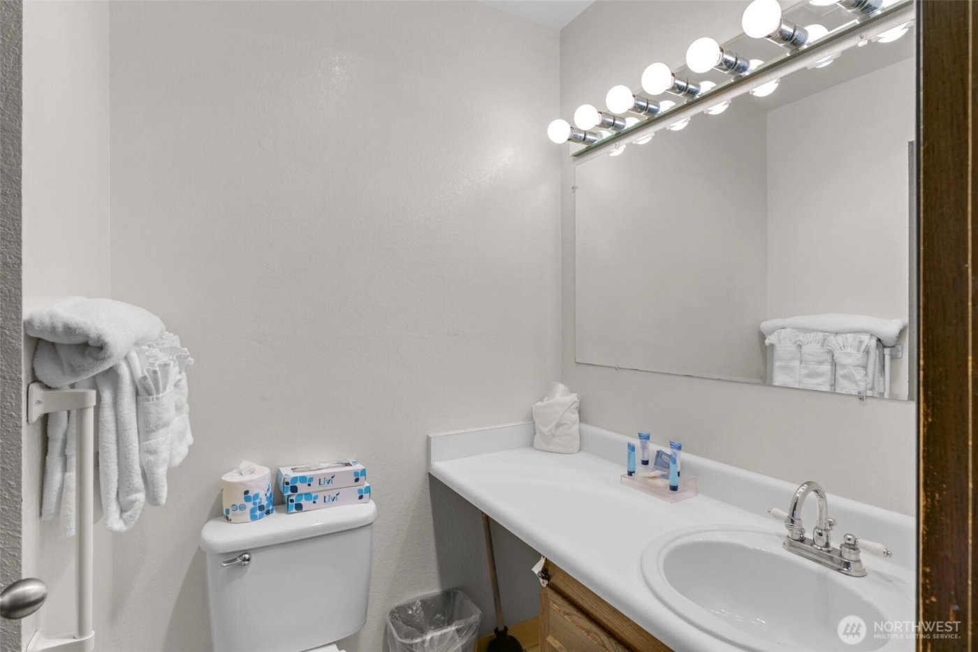 210 26th Street NW #207-8, Long Beach, WA 98631