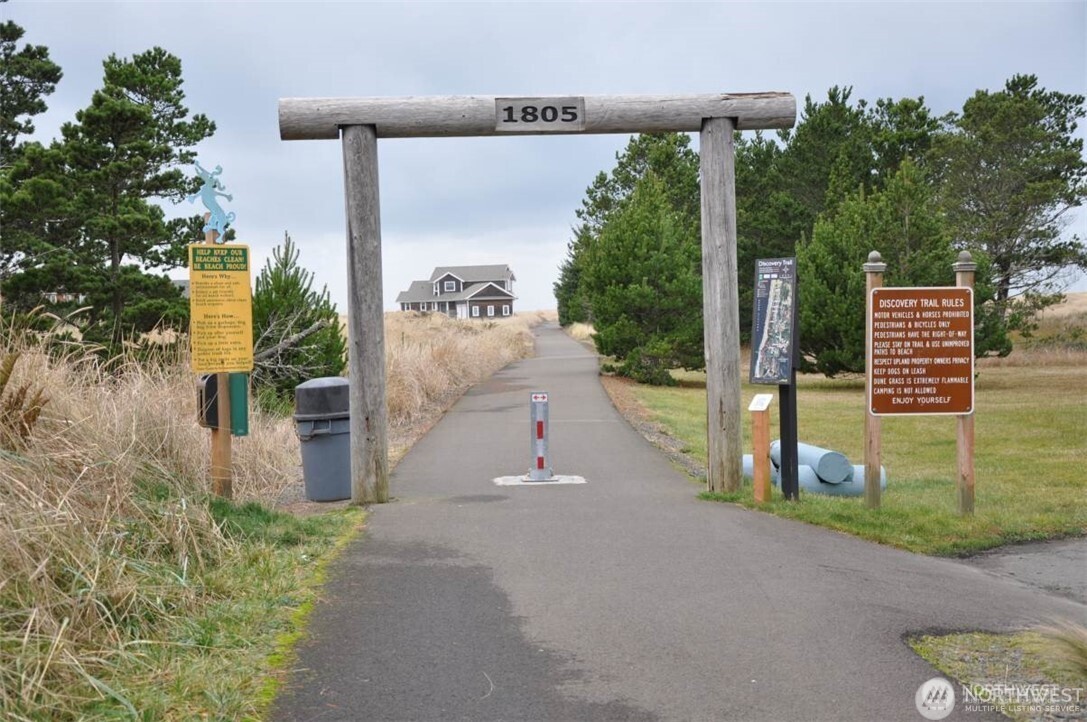 210 26th Street NW #207-8, Long Beach, WA 98631