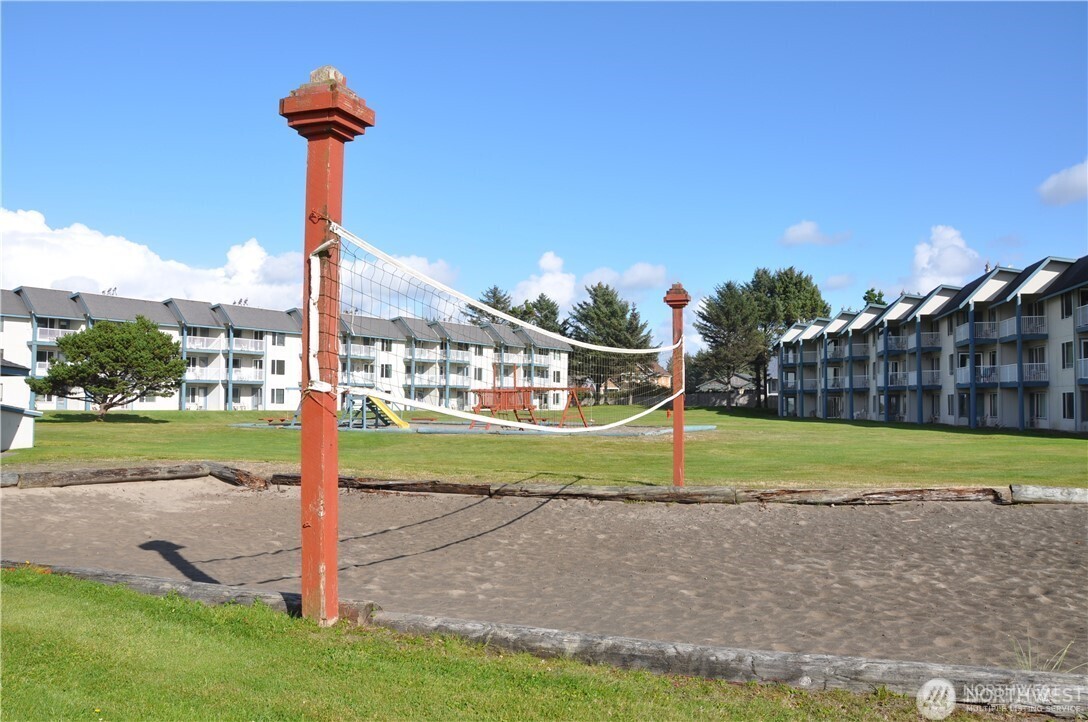 210 26th Street NW #207-8, Long Beach, WA 98631