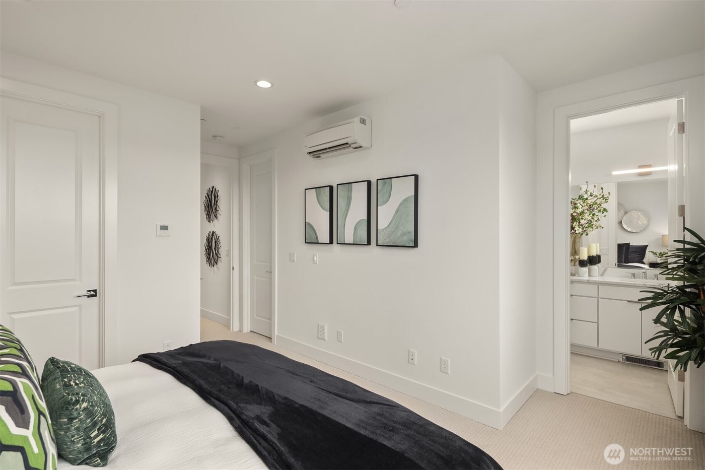 10819 (HS 101) 120TH Lane NE #C, Kirkland, WA 98033