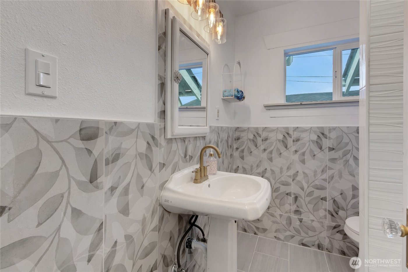 1216 S 37th Street , Tacoma, WA 98418