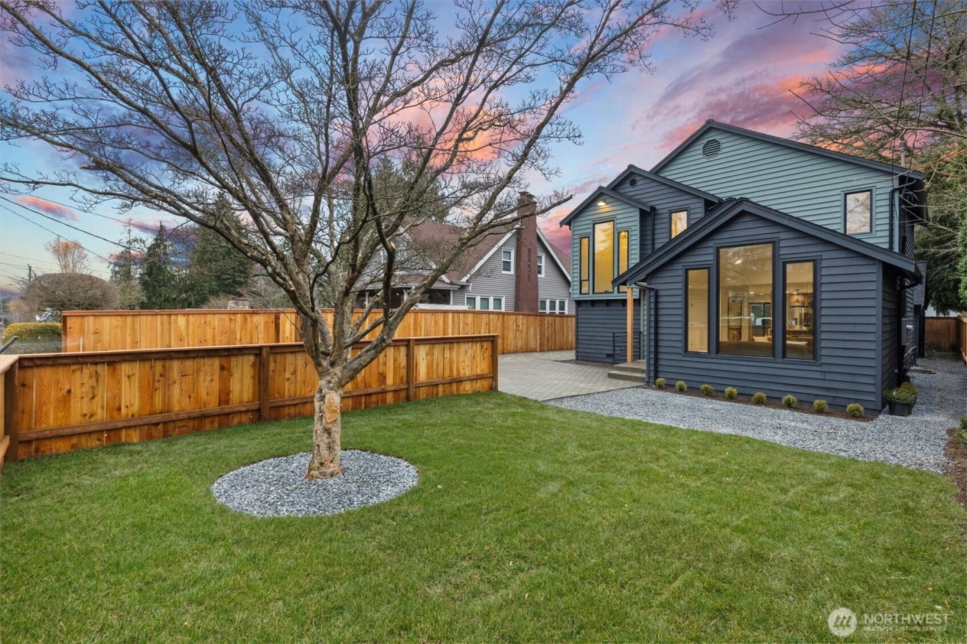 12562 17th Avenue NE, Seattle, WA 98125