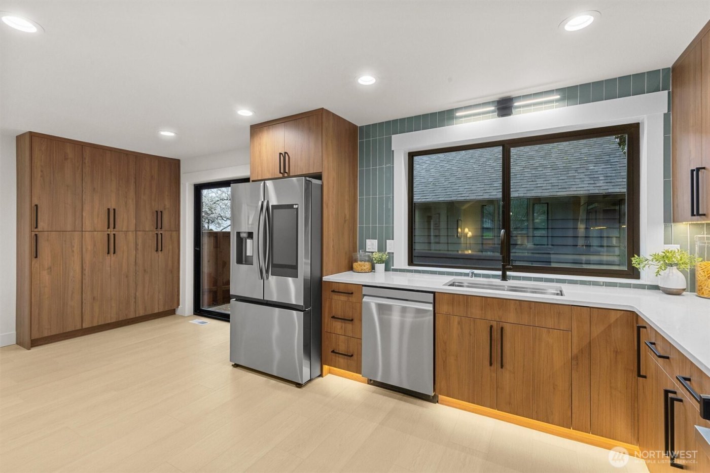 12562 17th Avenue NE, Seattle, WA 98125