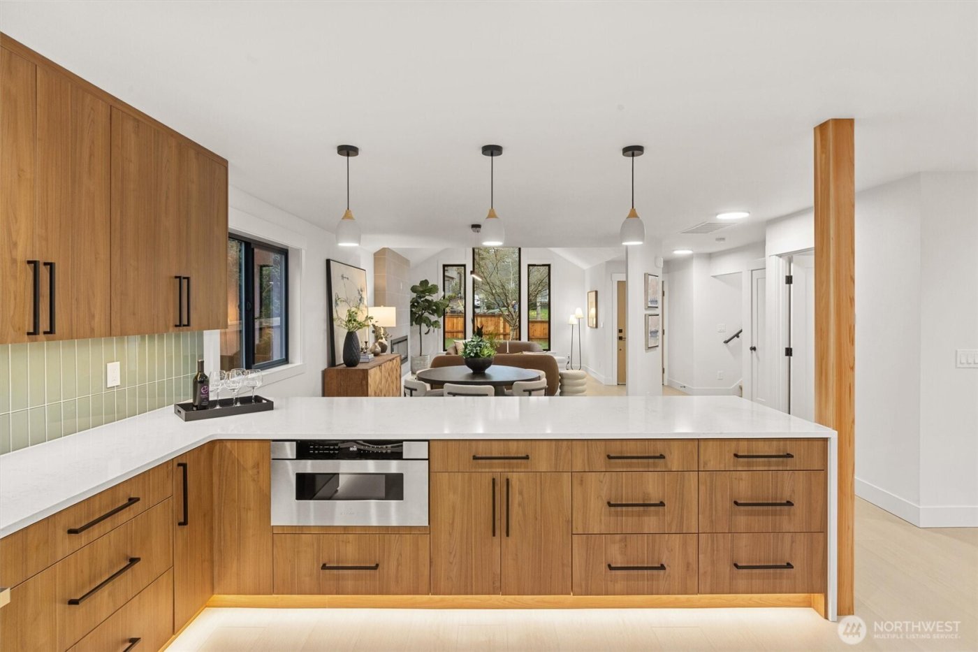 12562 17th Avenue NE, Seattle, WA 98125