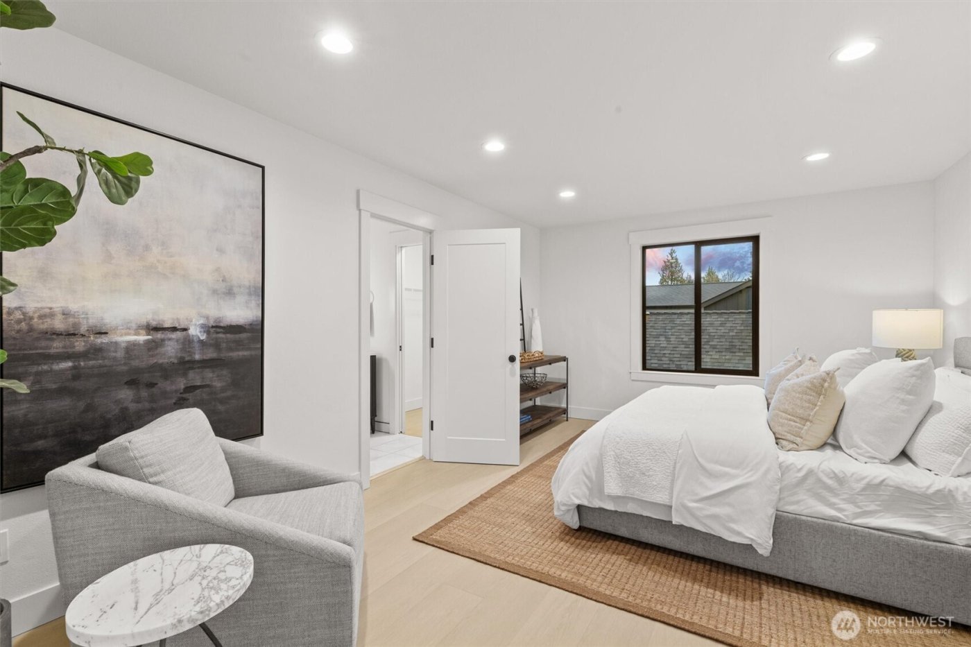 12562 17th Avenue NE, Seattle, WA 98125