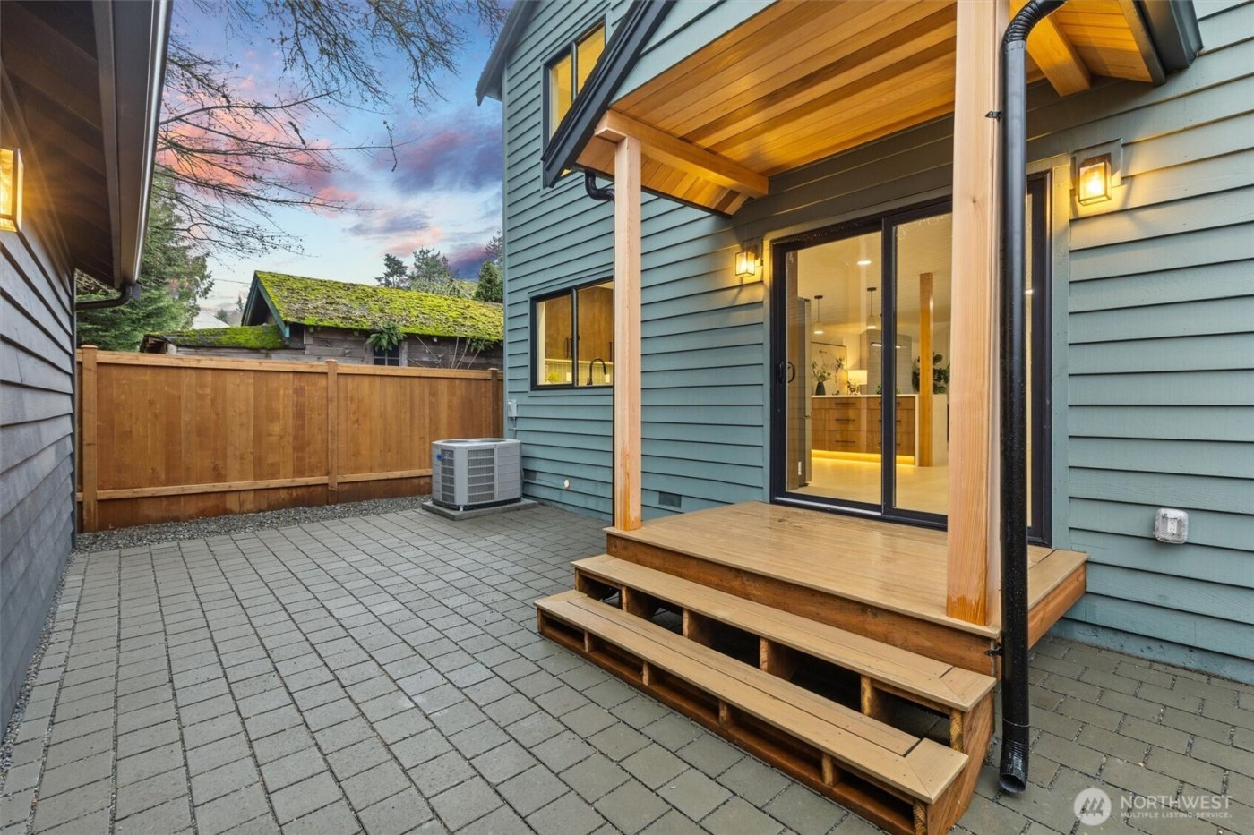 12562 17th Avenue NE, Seattle, WA 98125