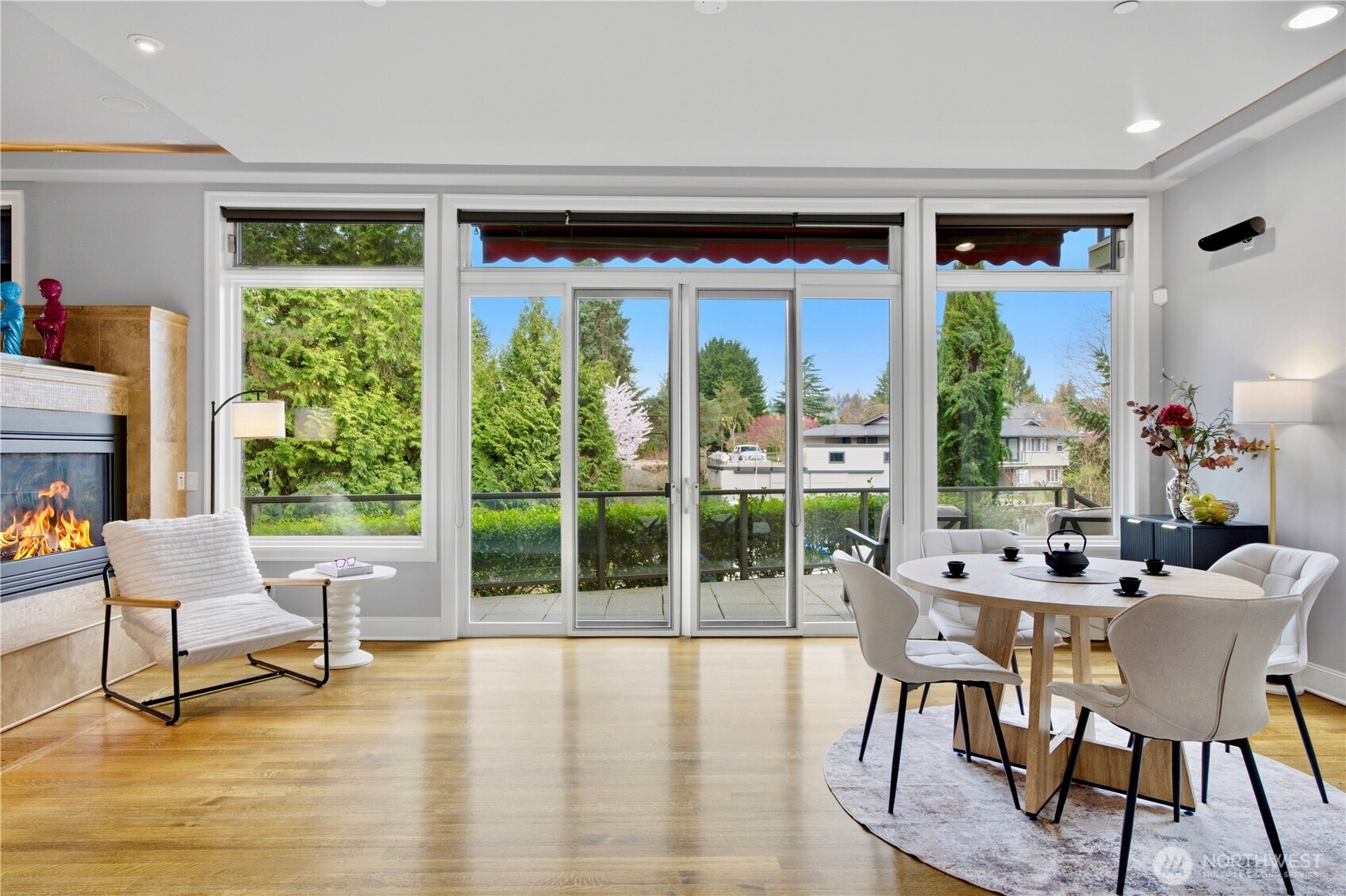 2 Crescent Key SE, Bellevue, WA 98006