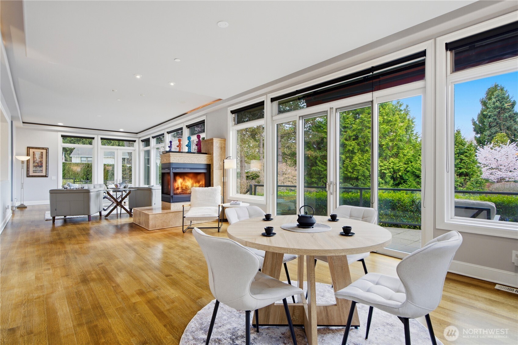 2 Crescent Key SE, Bellevue, WA 98006