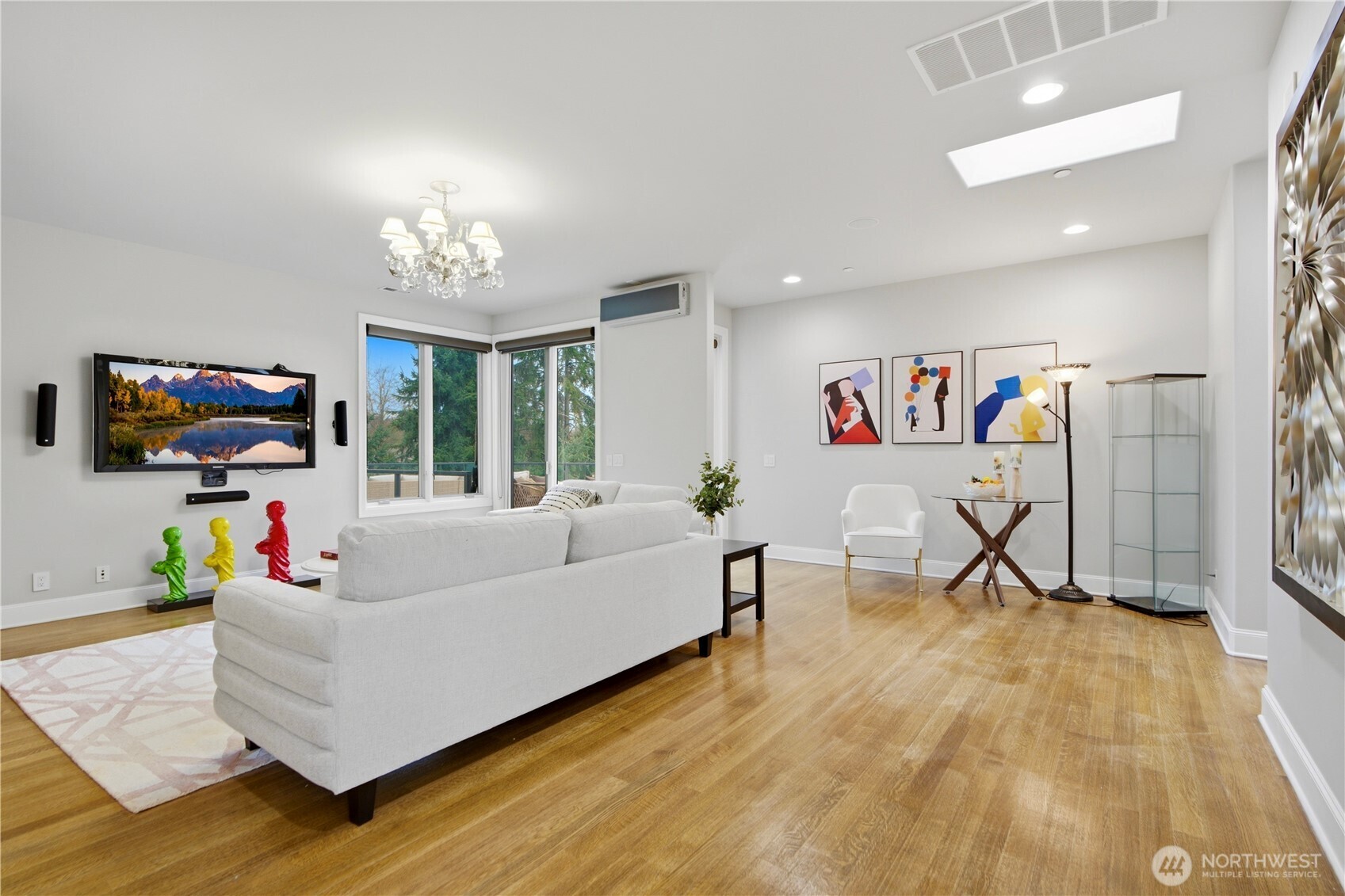 2 Crescent Key SE, Bellevue, WA 98006