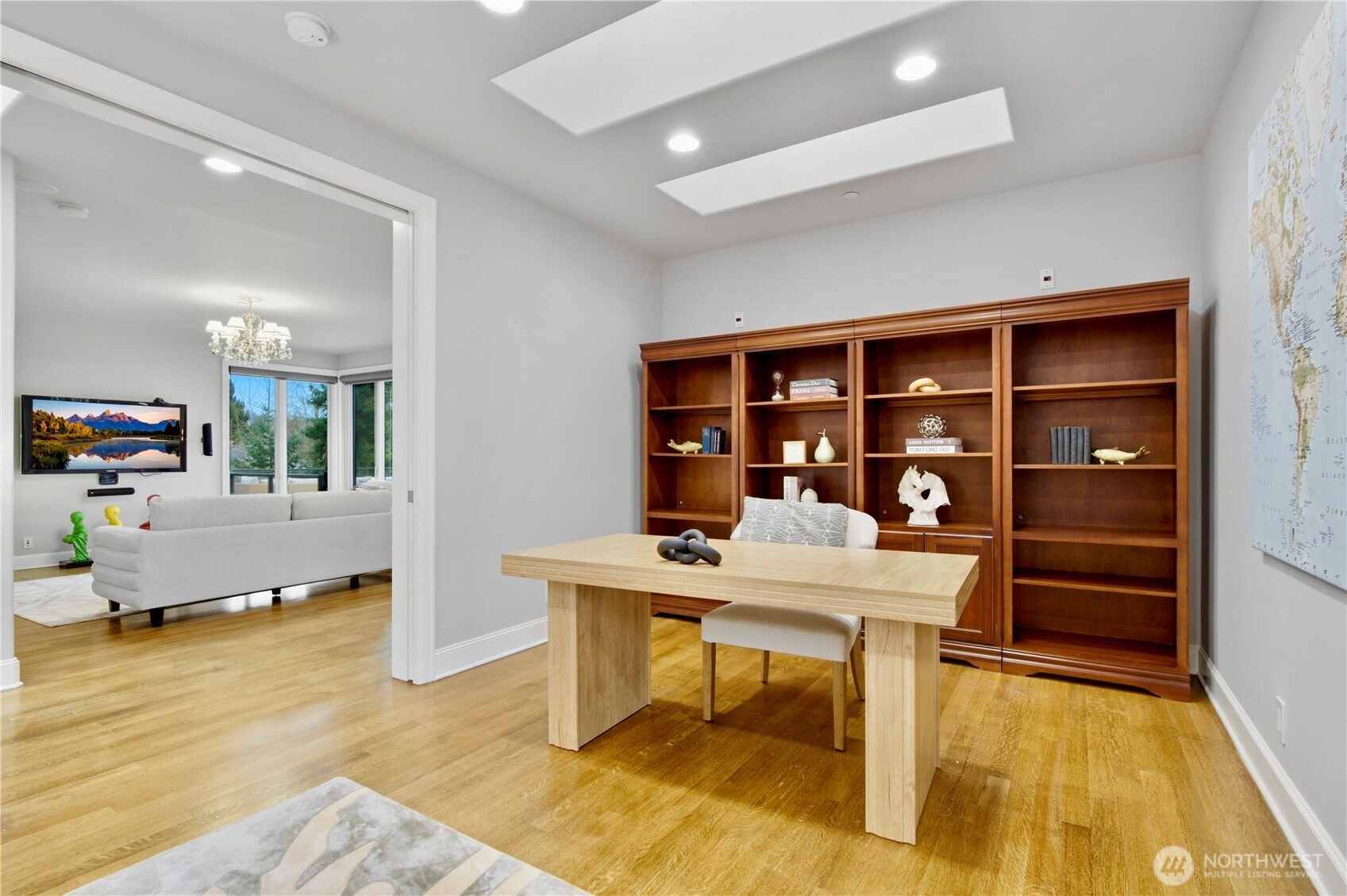 2 Crescent Key SE, Bellevue, WA 98006