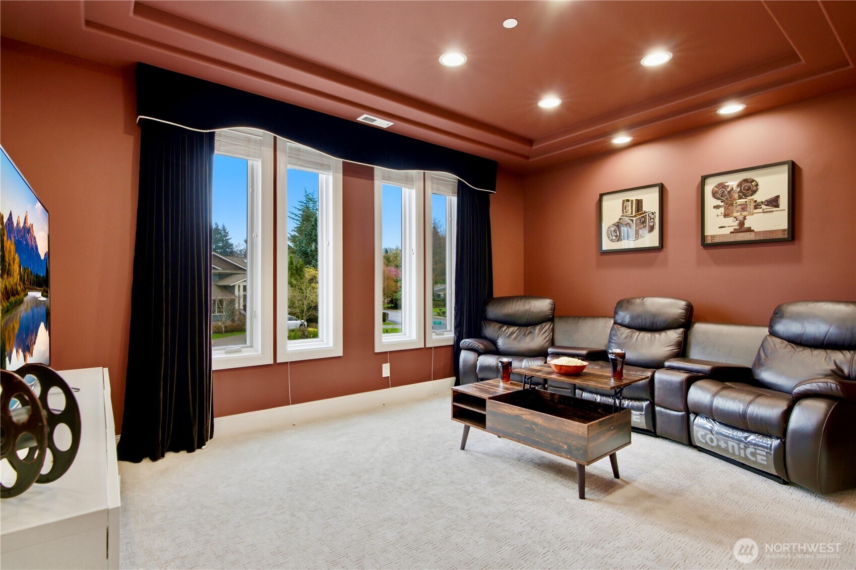 2 Crescent Key SE, Bellevue, WA 98006