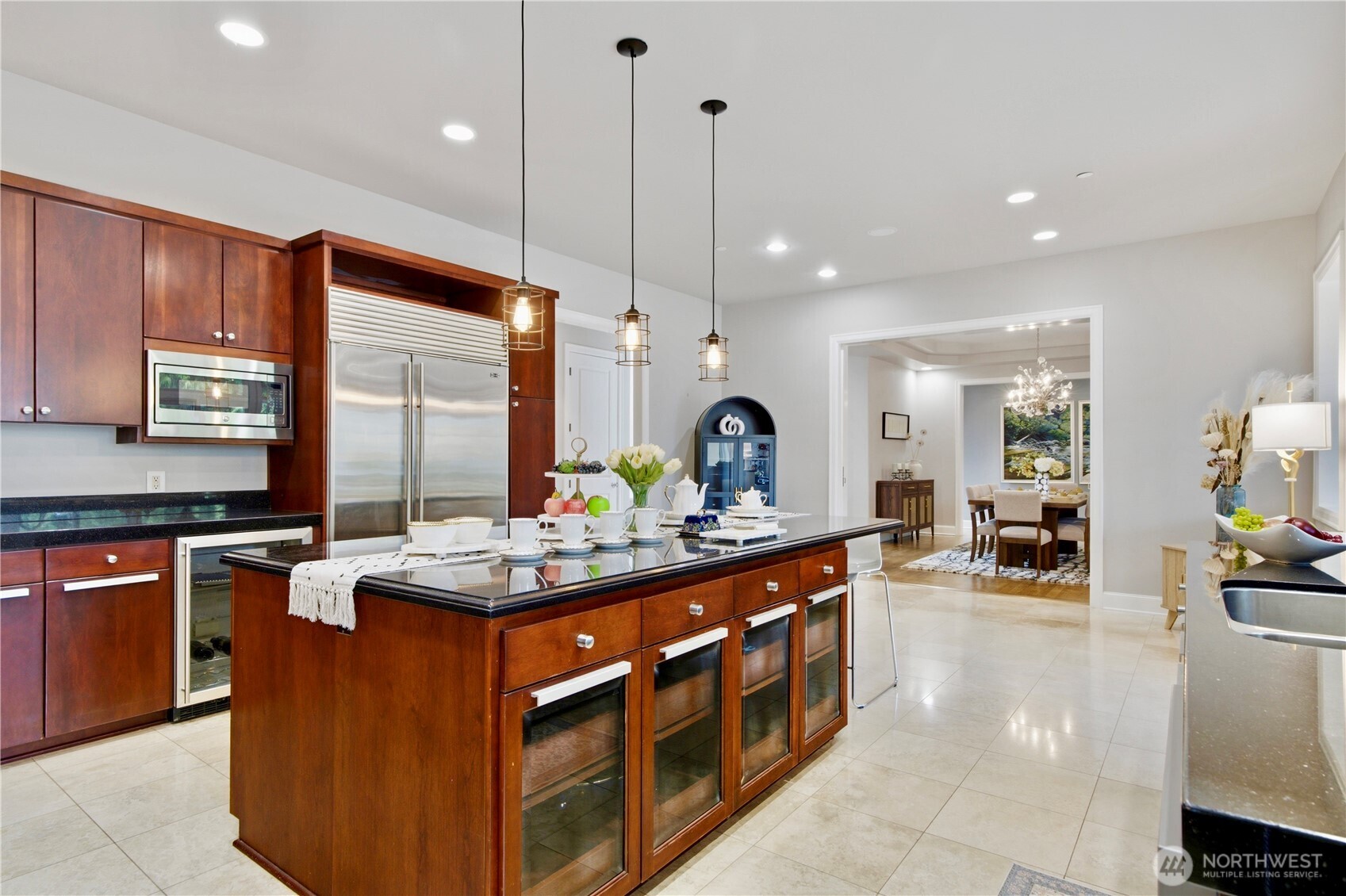 2 Crescent Key SE, Bellevue, WA 98006