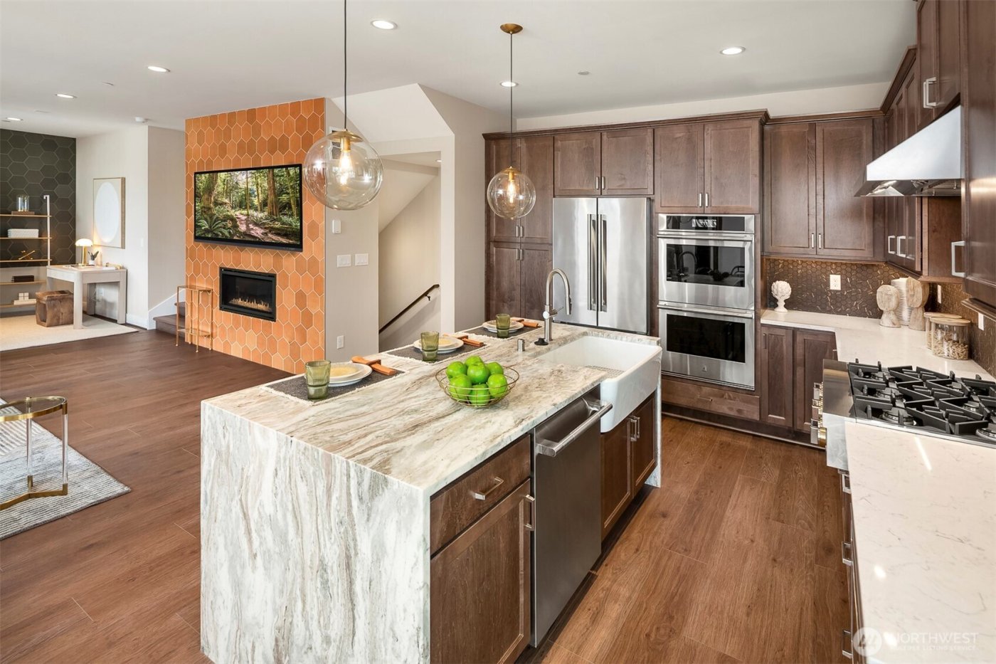 10823 (HS 94) 120TH Lane NE #E, Kirkland, WA 98033
