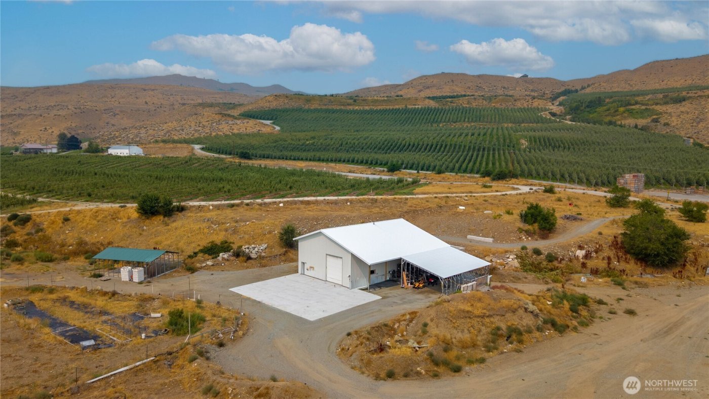 385 Highway 153 , Pateros, WA 98846