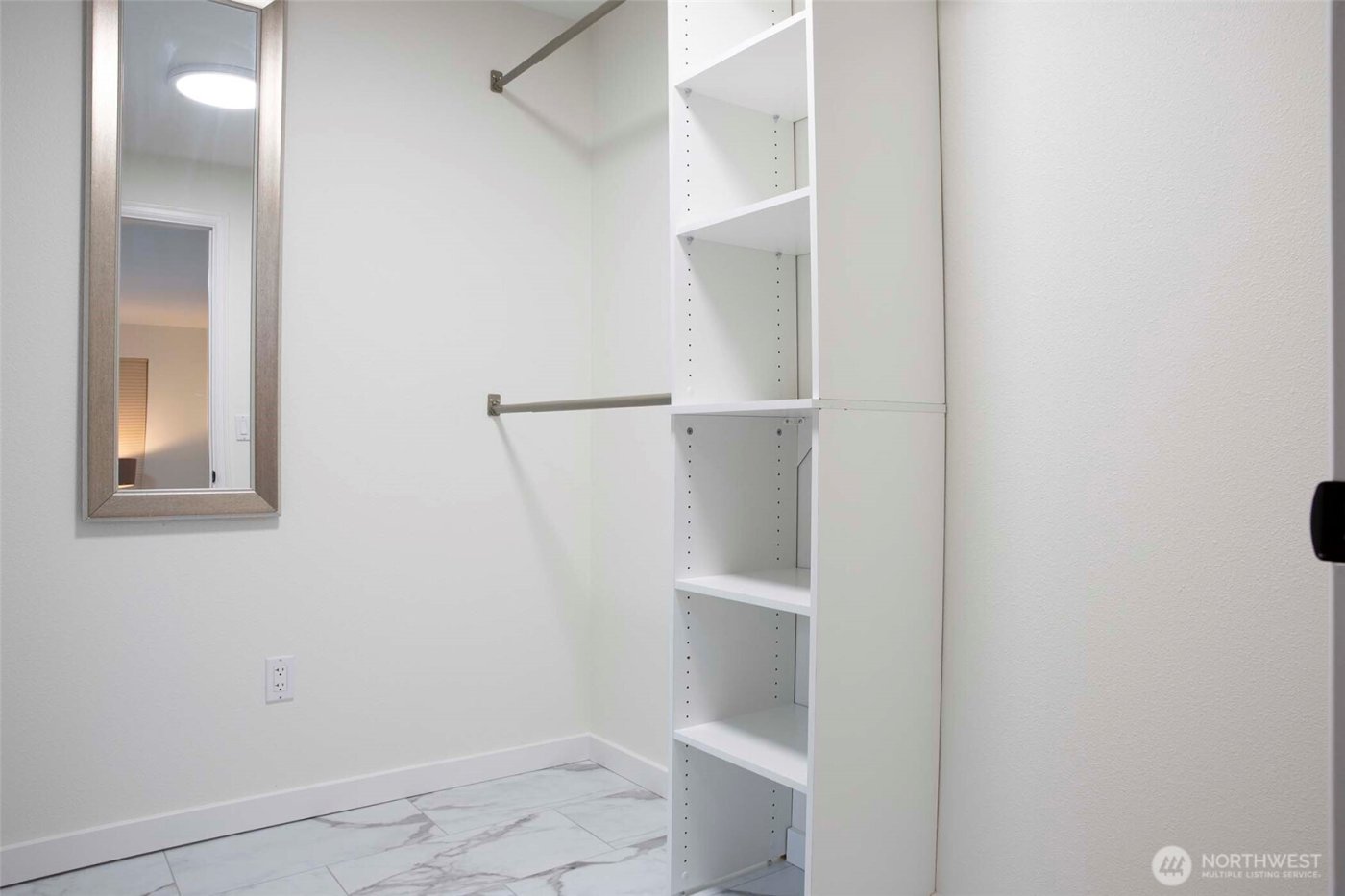 10761 Bill Point Crest NE, Bainbridge Island, WA 98110