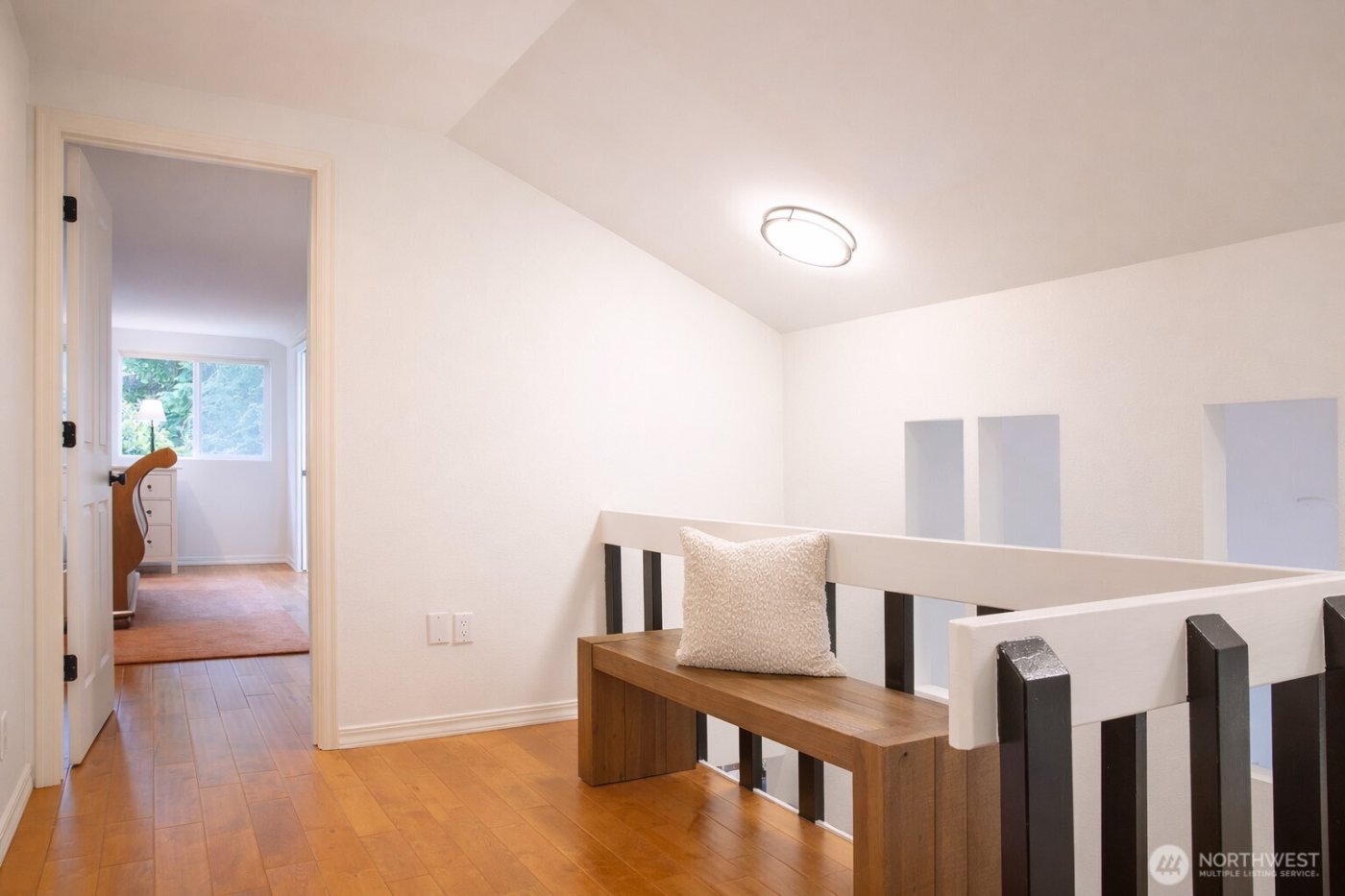 10761 Bill Point Crest NE, Bainbridge Island, WA 98110