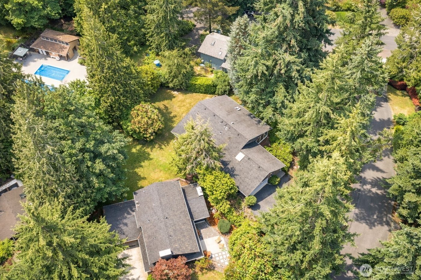 10761 Bill Point Crest NE, Bainbridge Island, WA 98110
