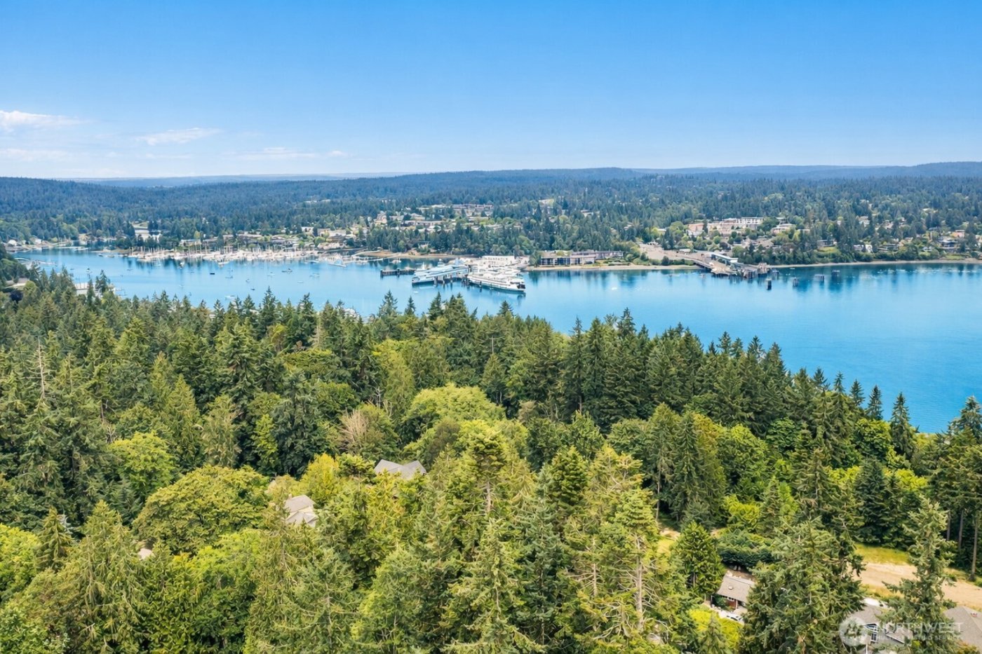 10761 Bill Point Crest NE, Bainbridge Island, WA 98110
