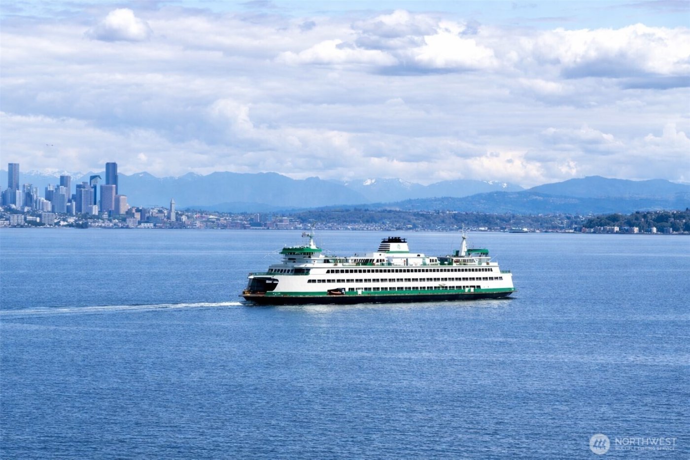 10761 Bill Point Crest NE, Bainbridge Island, WA 98110