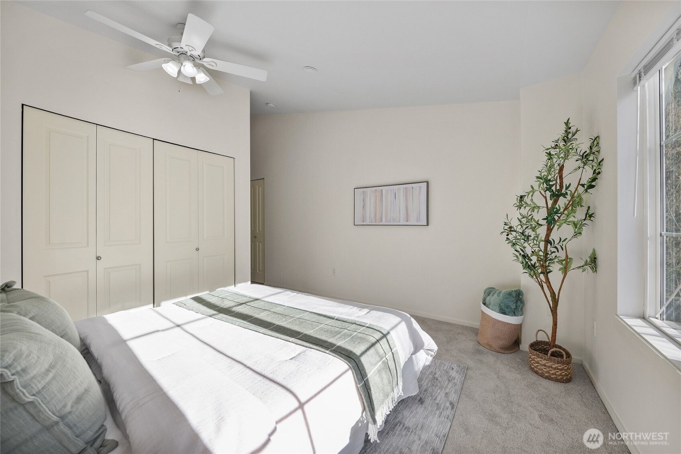 18258 NE 96th Way #101, Redmond, WA 98052