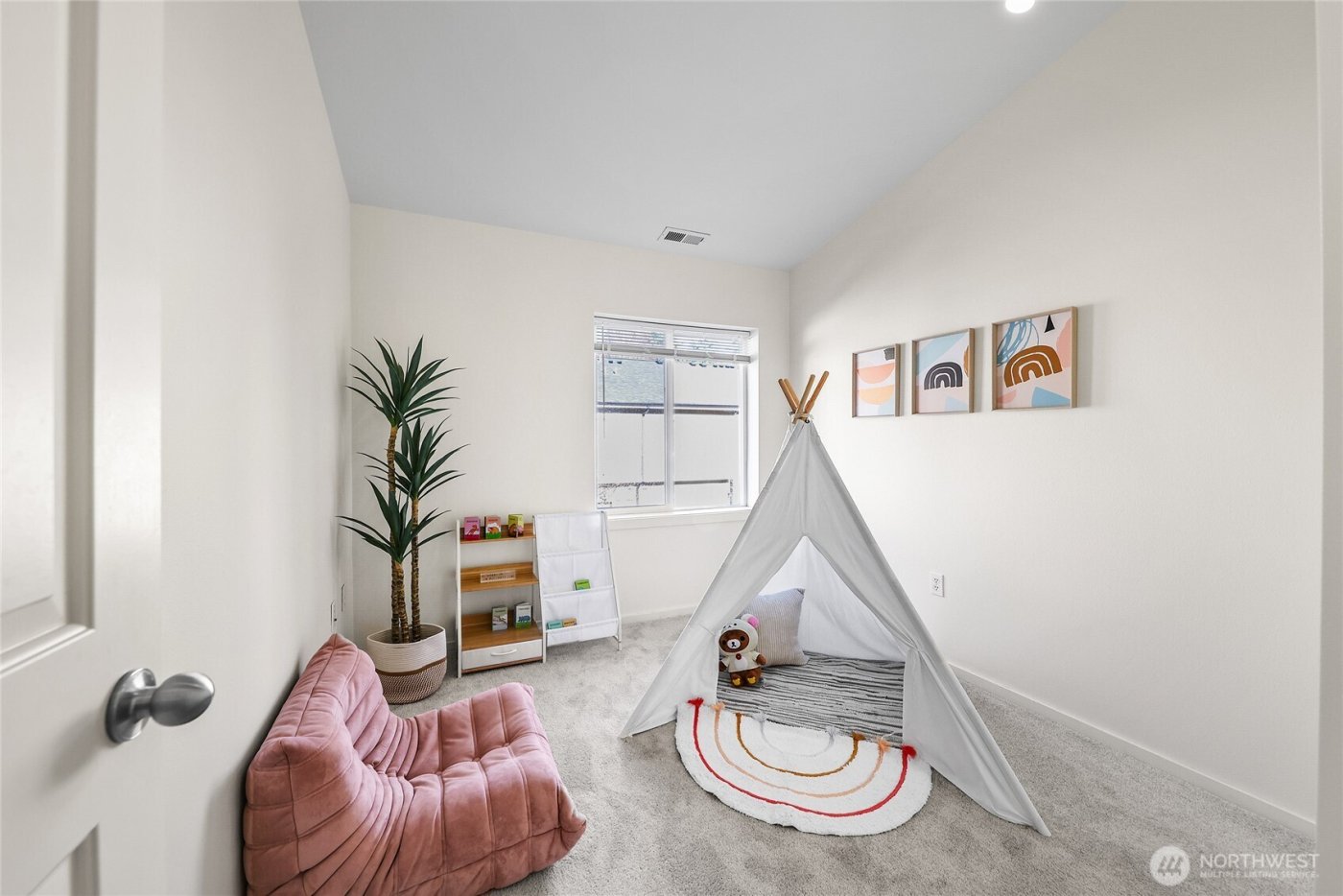 18258 NE 96th Way #101, Redmond, WA 98052