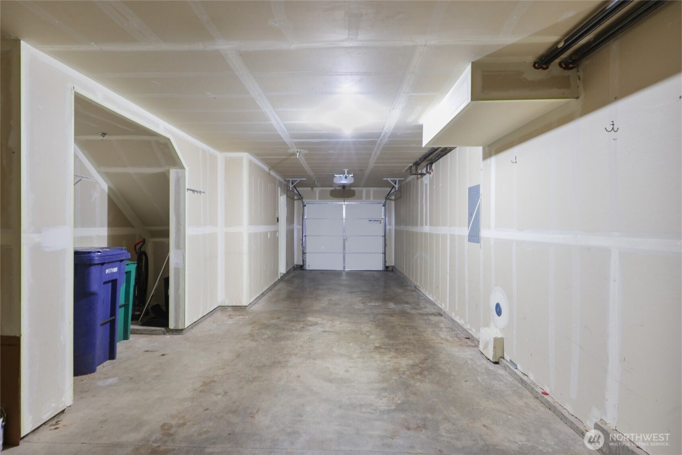 18258 NE 96th Way #101, Redmond, WA 98052