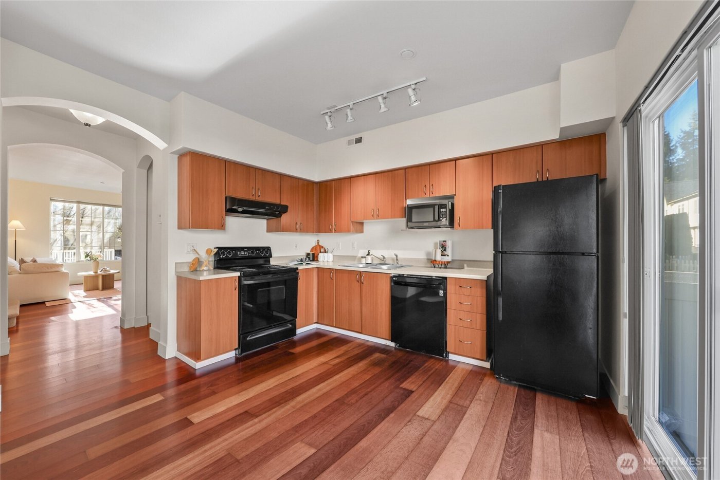 18258 NE 96th Way #101, Redmond, WA 98052