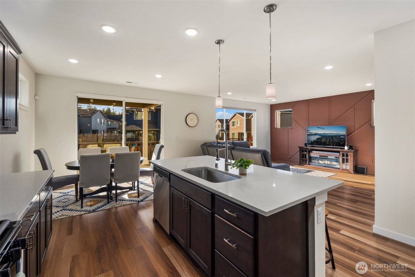 33305 Glacier Avenue SE, Black Diamond, WA 98010