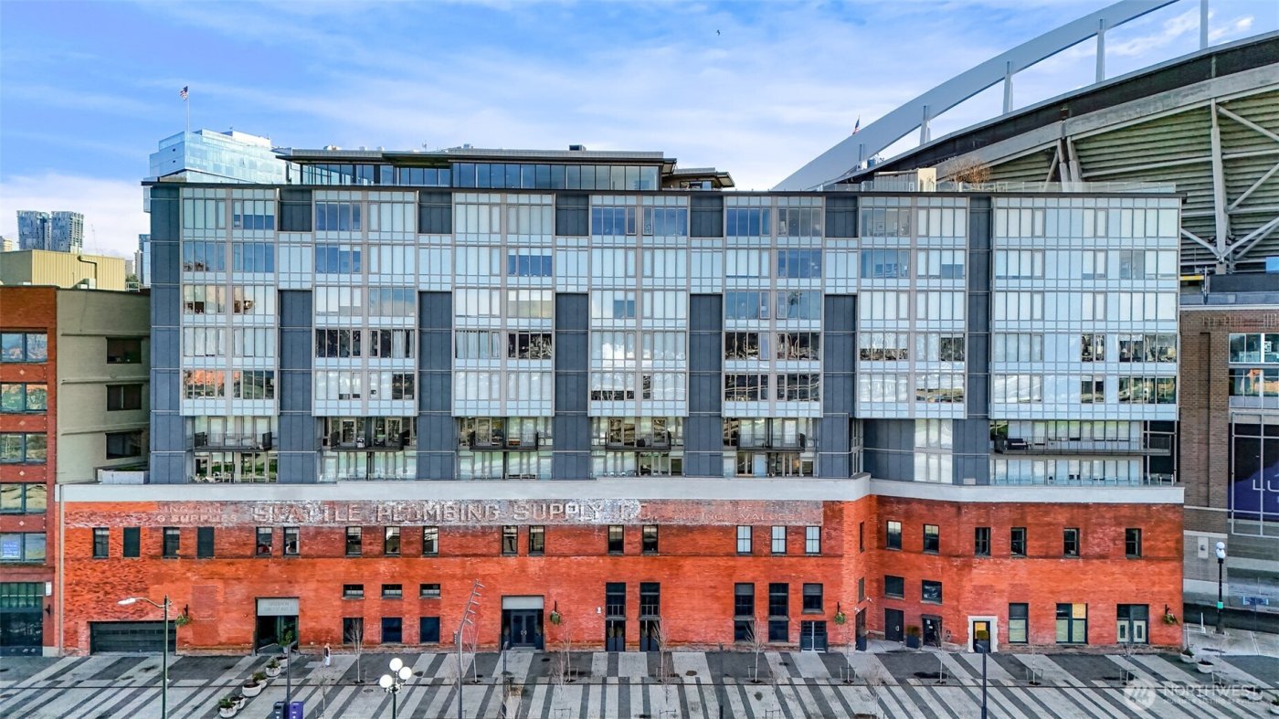 590 1st Avenue S #810, Seattle, WA 98104