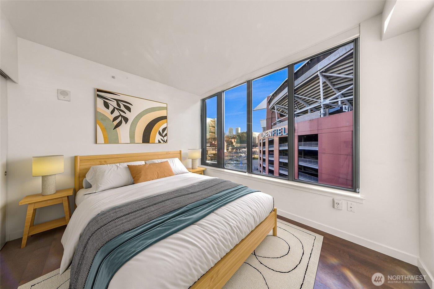 590 1st Avenue S #810, Seattle, WA 98104