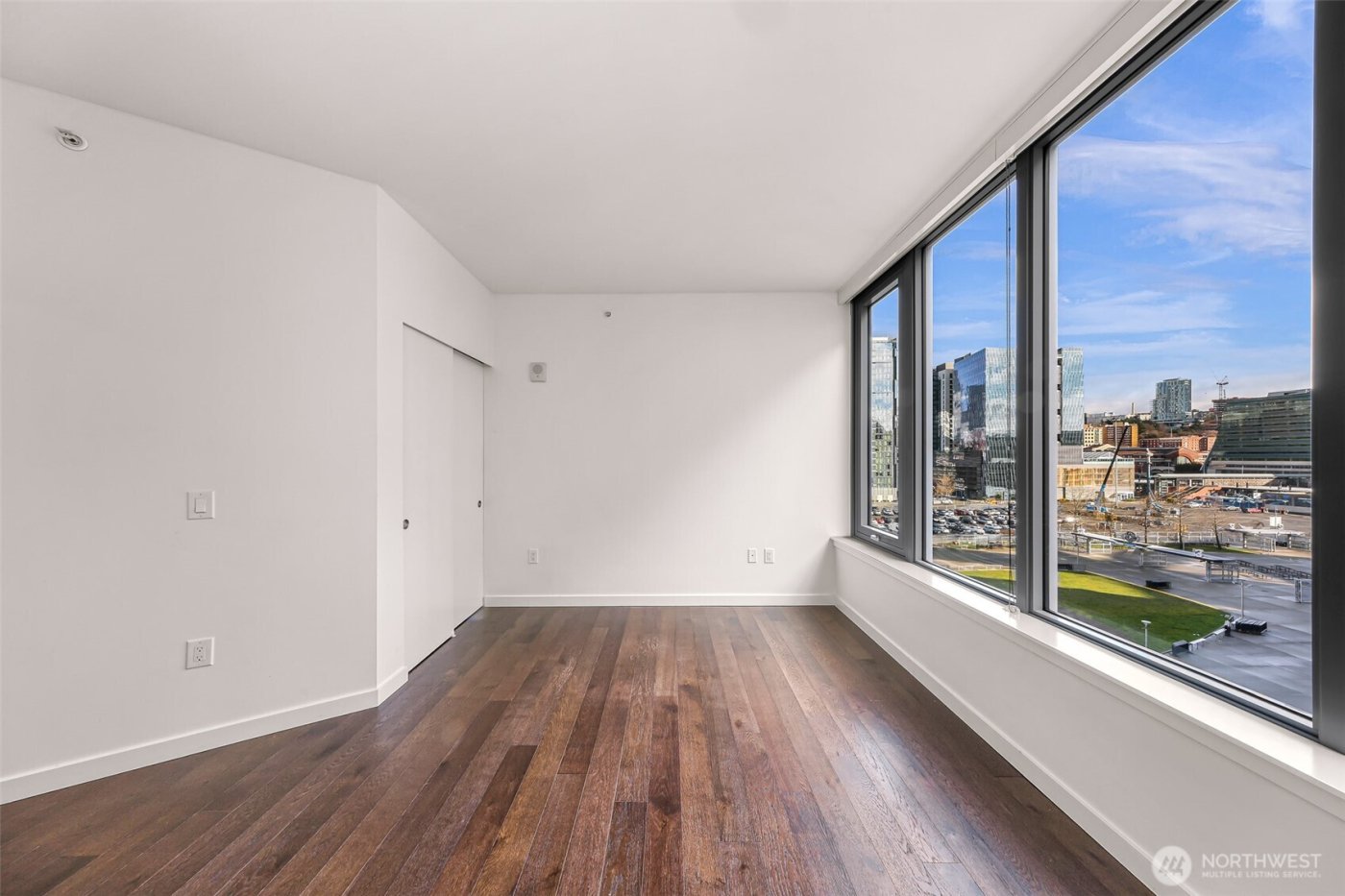 590 1st Avenue S #810, Seattle, WA 98104