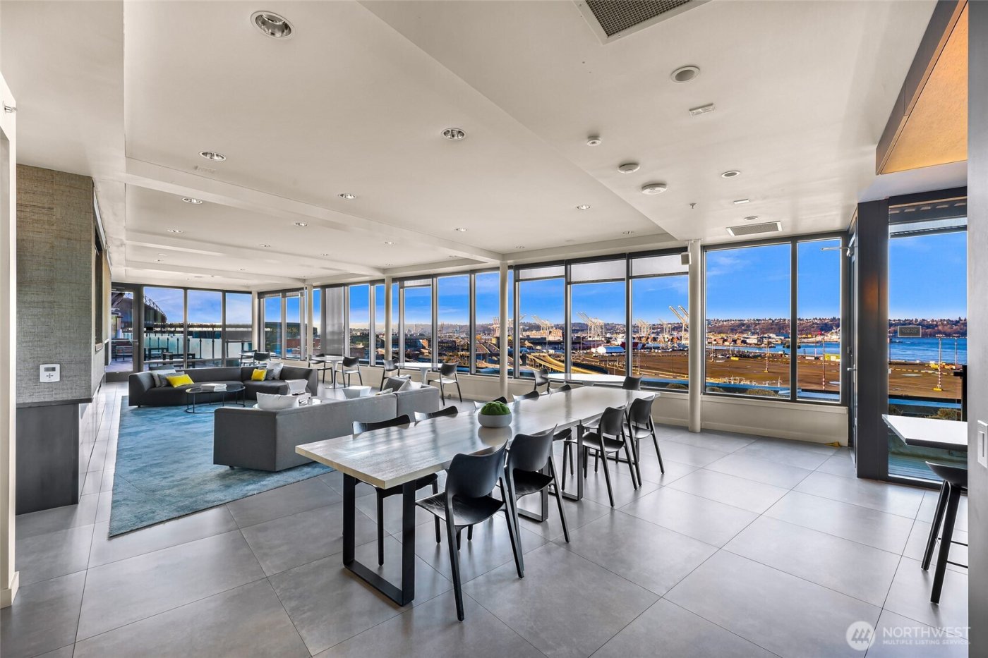 590 1st Avenue S #810, Seattle, WA 98104