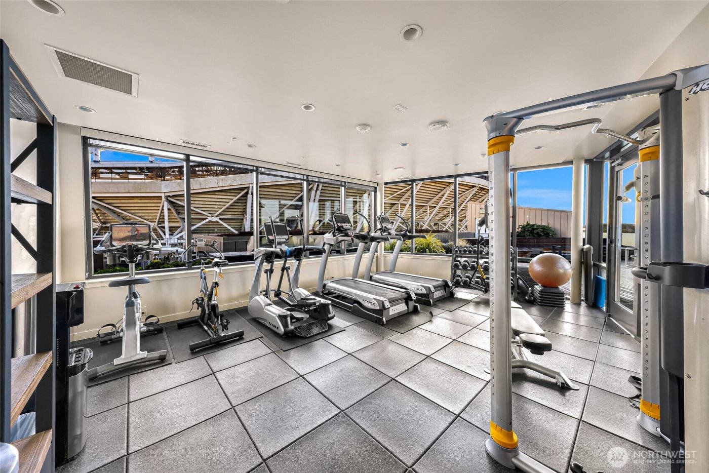 590 1st Avenue S #810, Seattle, WA 98104