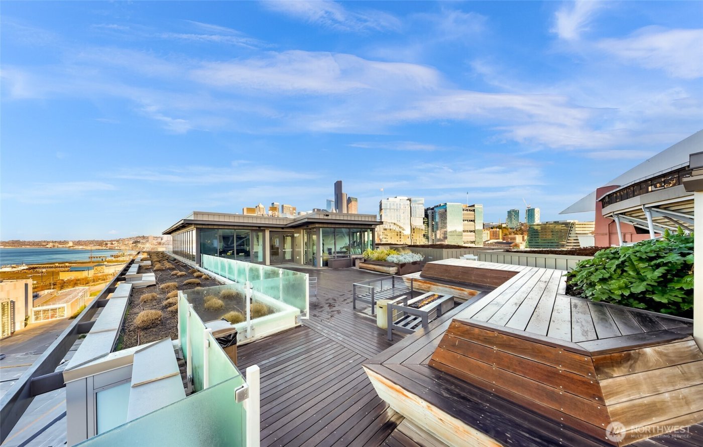 590 1st Avenue S #810, Seattle, WA 98104