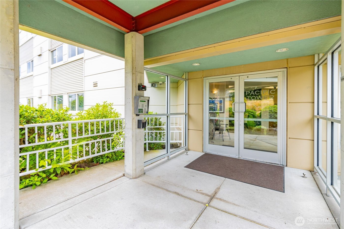 3201 Pacific Avenue #403, Tacoma, WA 98418