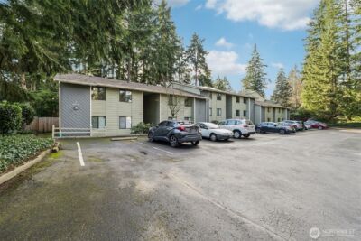 5502 220th Street SW #D201, Mountlake Terrace, WA 98043