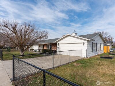 934 Stevens Street , Wenatchee, WA 98801 - Photo 2
