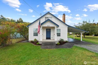 507 Center St W , Eatonville, WA 98328
