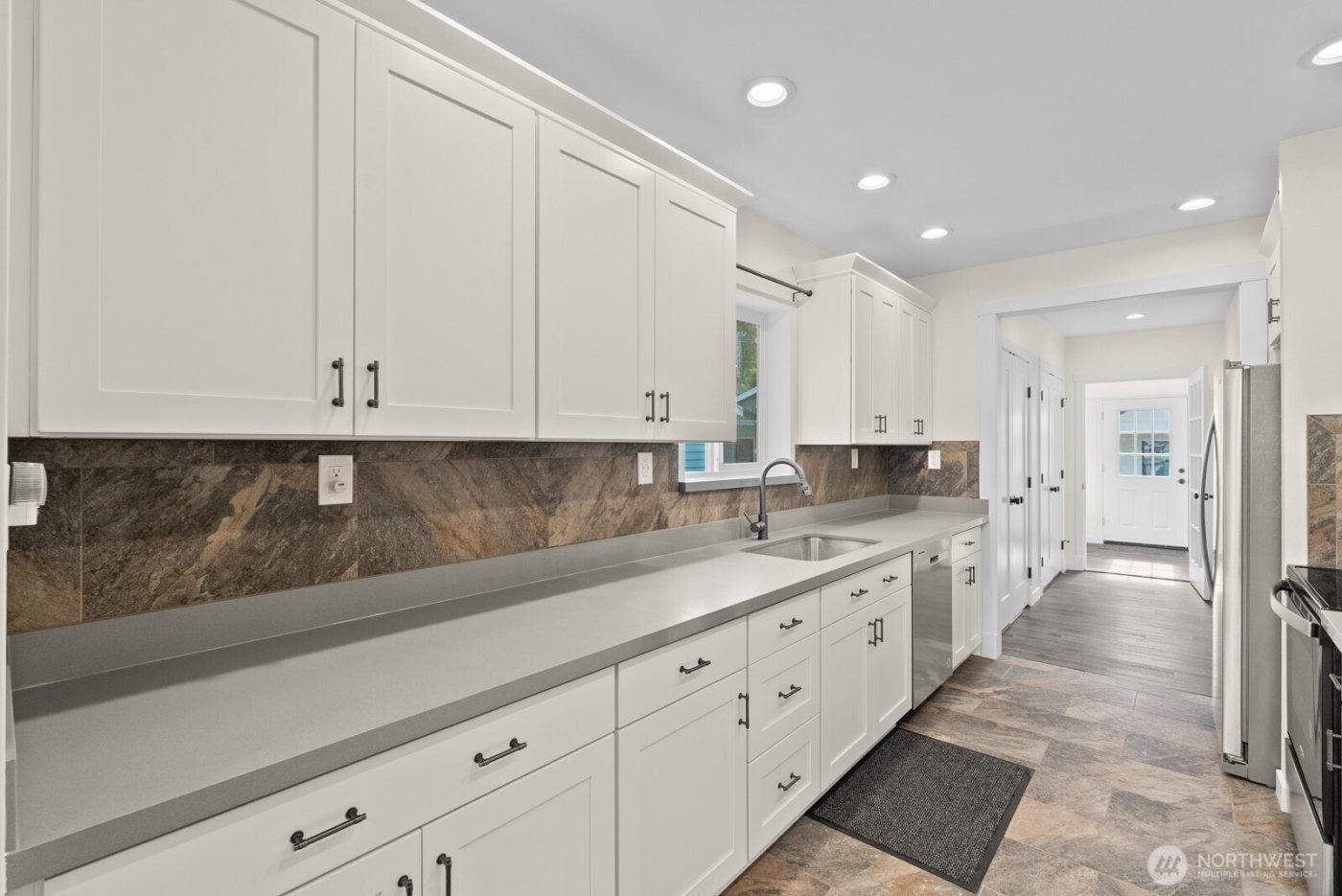 507 Center St W , Eatonville, WA 98328