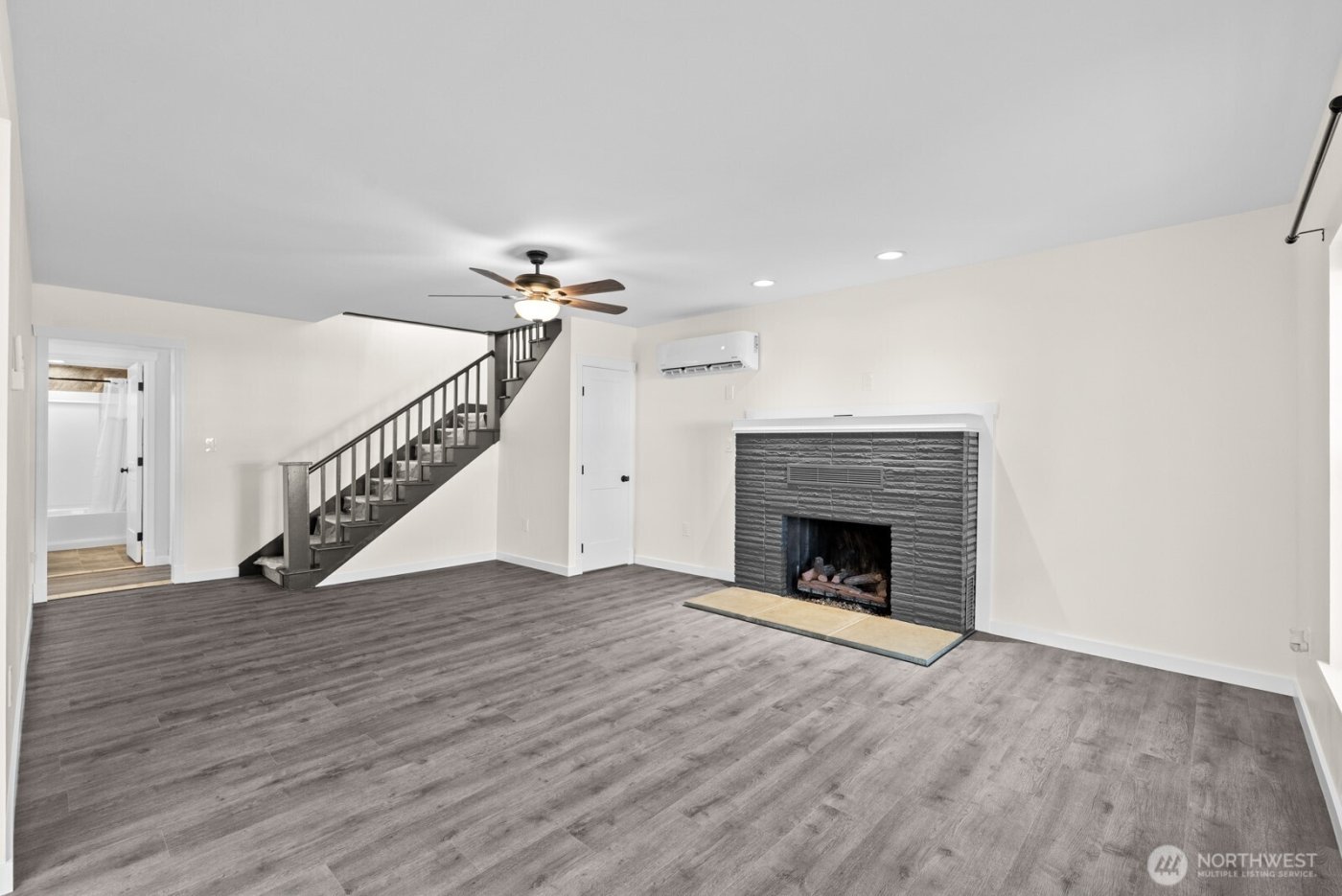 507 Center St W , Eatonville, WA 98328