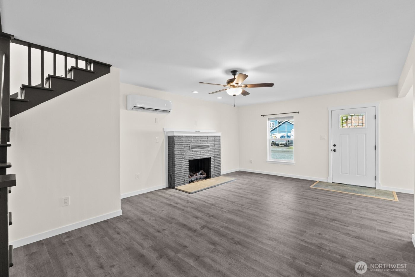 507 Center St W , Eatonville, WA 98328