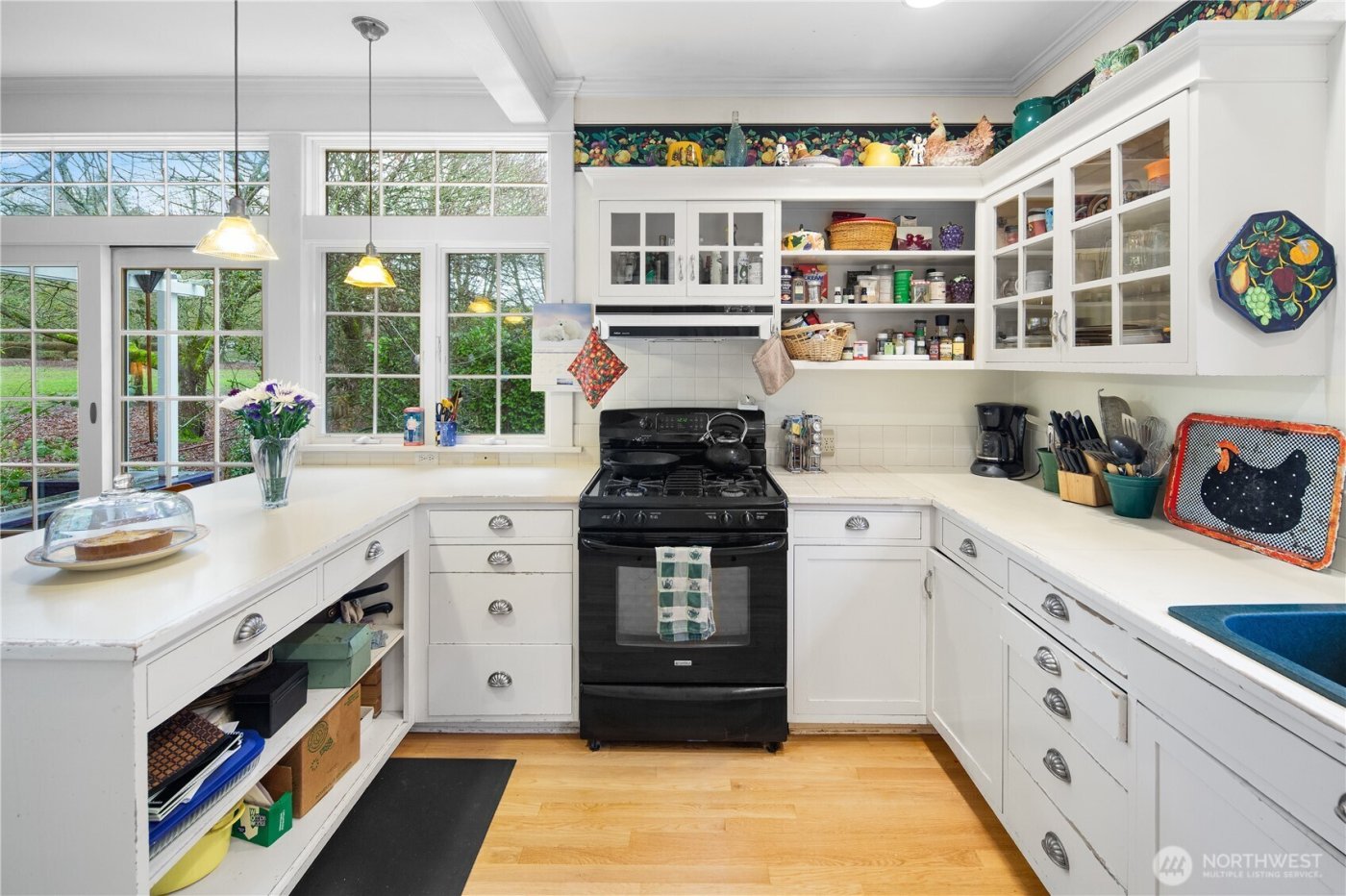4616 Meridian Avenue N, Seattle, WA 98103-6936